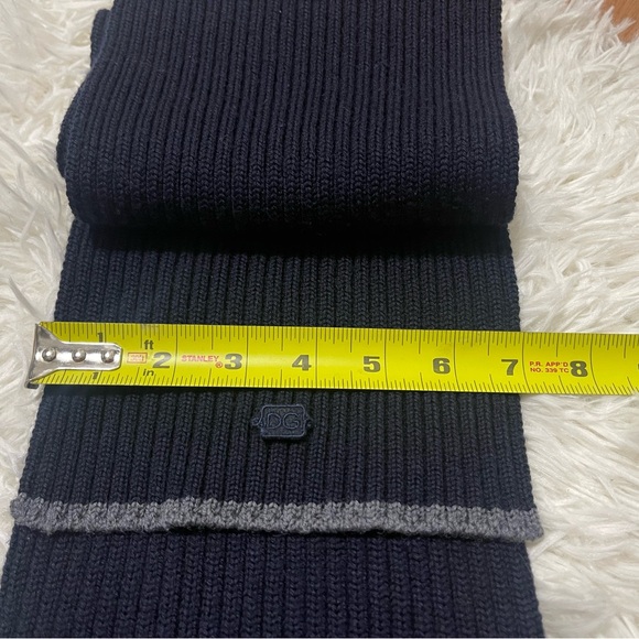 EUC Unisex Youth’s Dolce & Gabbana Cashmere Scarf With Logo Patch In Dark Navy - Picture 9 of 9